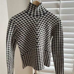 Escada Black and White Houndstooth Turtleneck Sweater